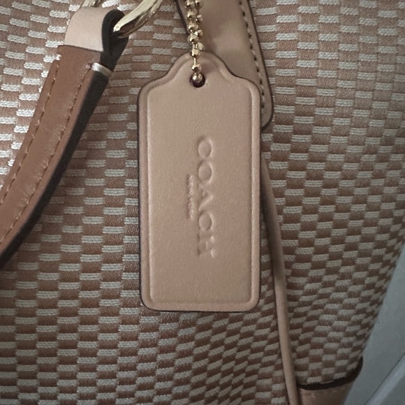 NWY Coach Legacy Ava tote in creme - Picture 7 of 10